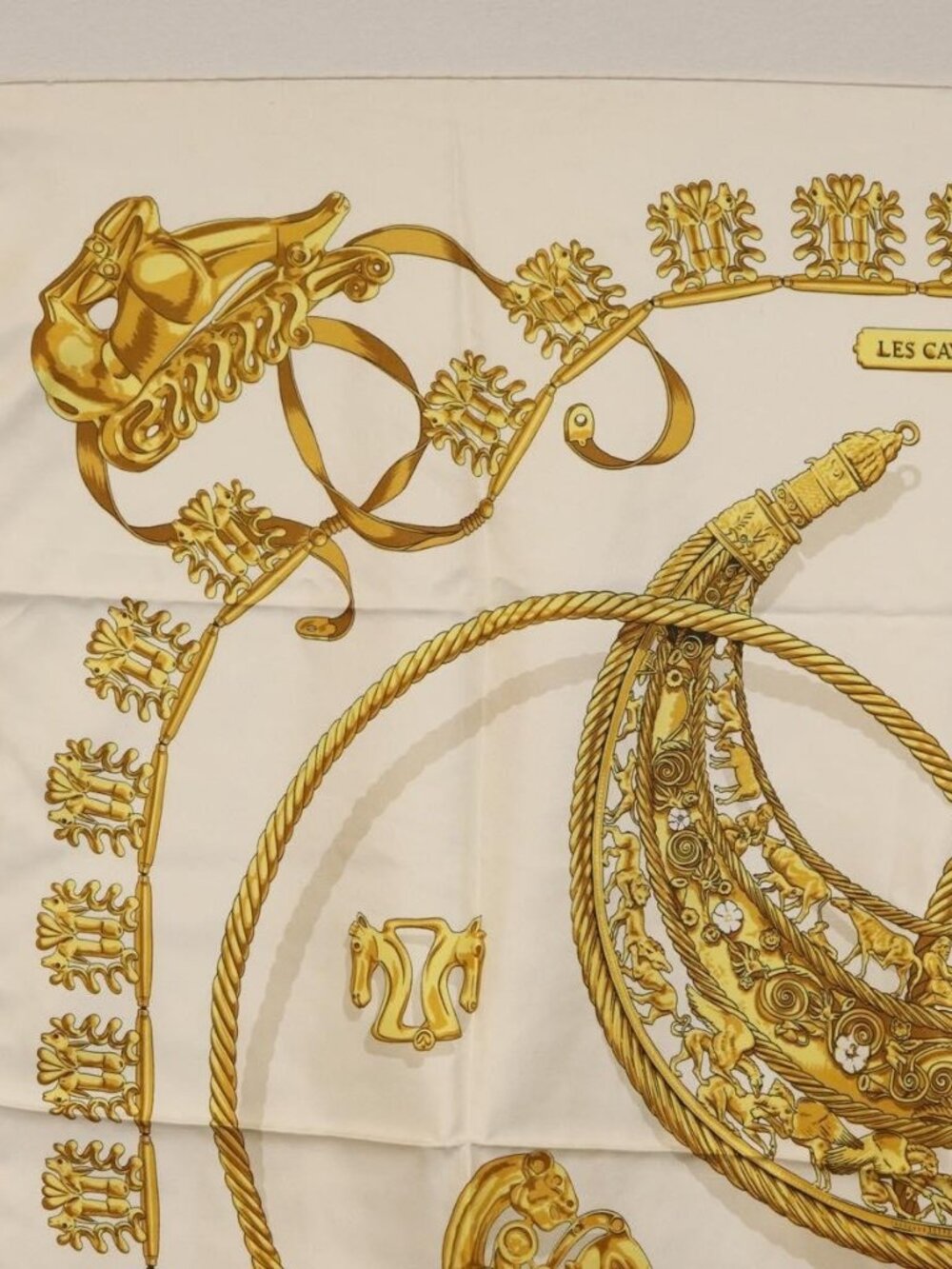 HERMES Carre 90 Scarf ""LES CAVALIERS D'OR"" Silk White Auth 181286 - Picture 2 of 16